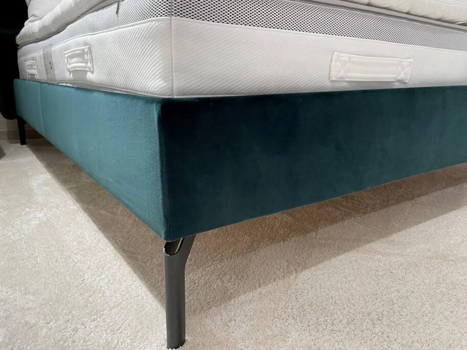 Möller Design Polsterbetten|Polsterbett Pad Stoff Harald 2 982 Dunkelgrün Rücken Echt Metallfuß NY Schwarz Ohne Matratzen Ohne Lattenrost