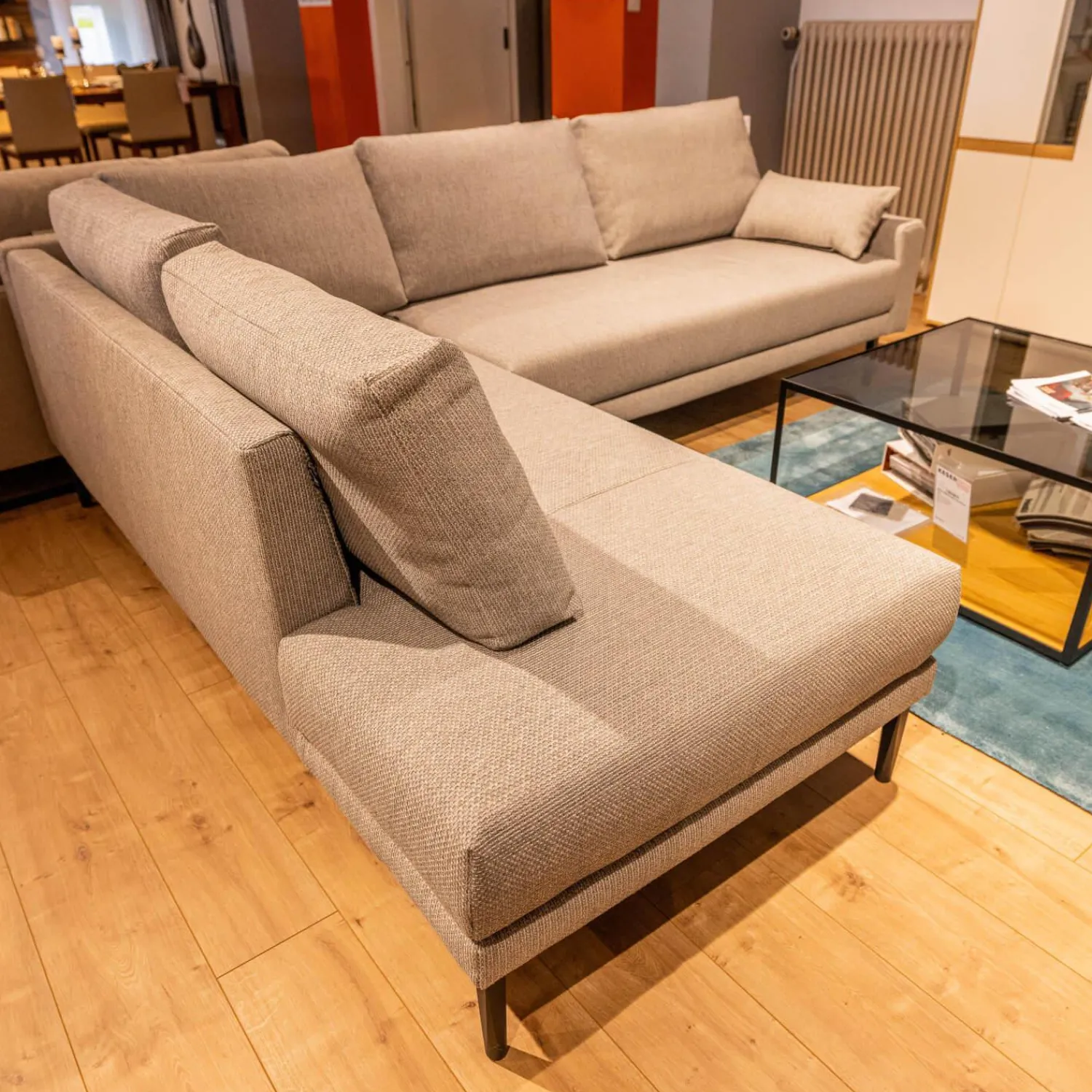 freistil Rolf Benz Ecksofas|Polstergarnitur 170 Bezug Stoff 4020 Silbergrau Stahlfuß Schwarz Inklusive 2 Kissen