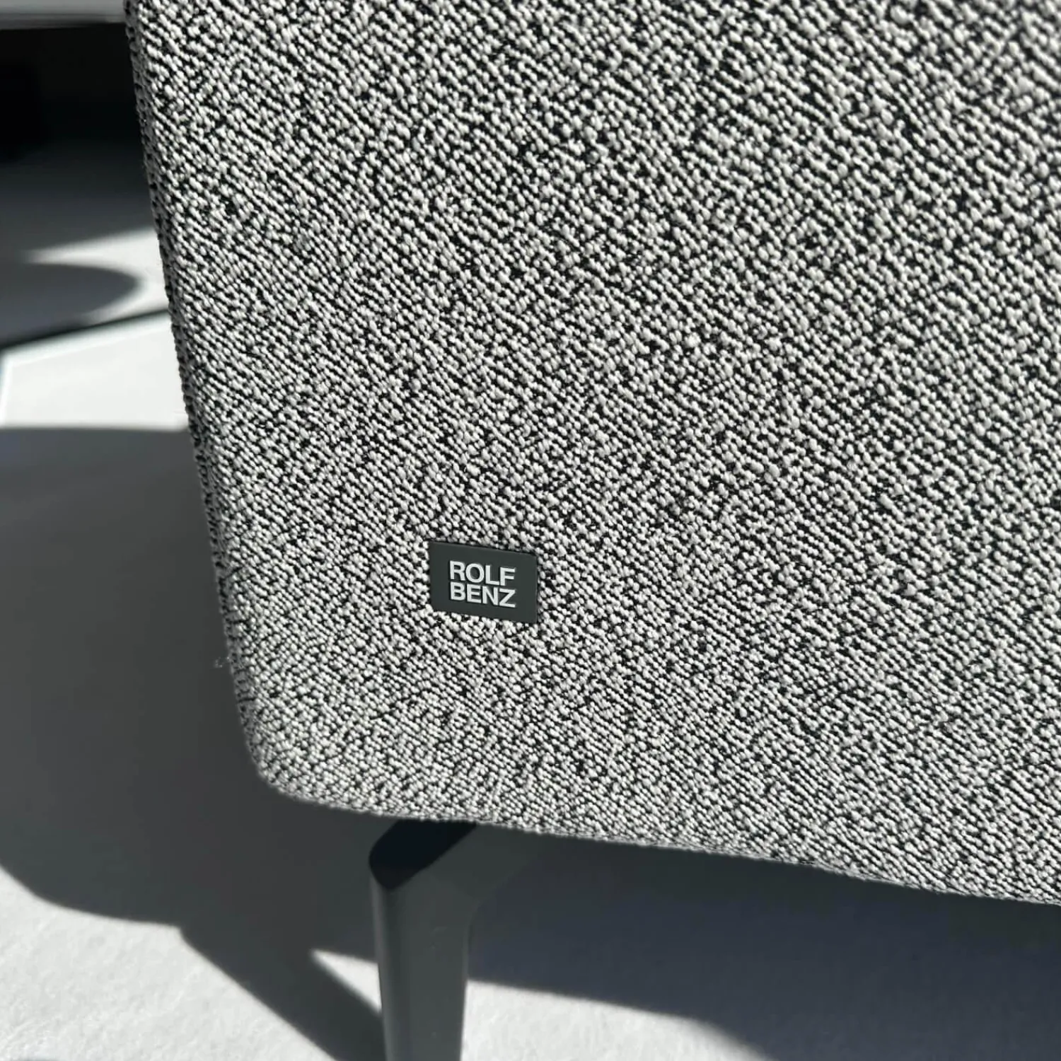 Rolf Benz Wohnlandschaften|Polstergarnitur 333 Jola Stoff 26 202 Grau Weiß Gussfuß Aluminium Verkehrsschwarz Schwarz Matt Pulverbeschichtet