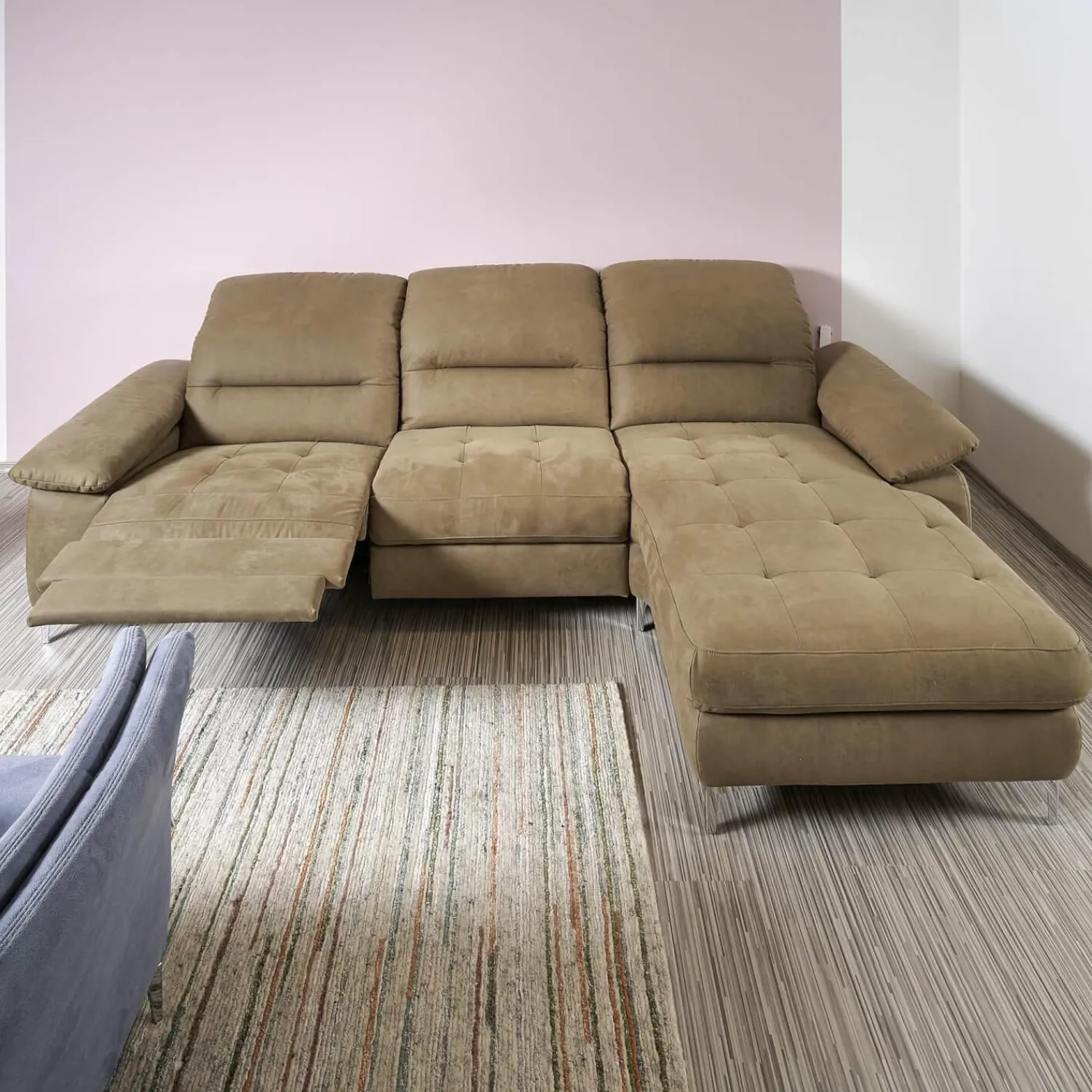 Carina Ecksofas|Polstergarnitur 2600 Motorisch Bezug Clash Oliv Metallfüße Chrom Glänzend