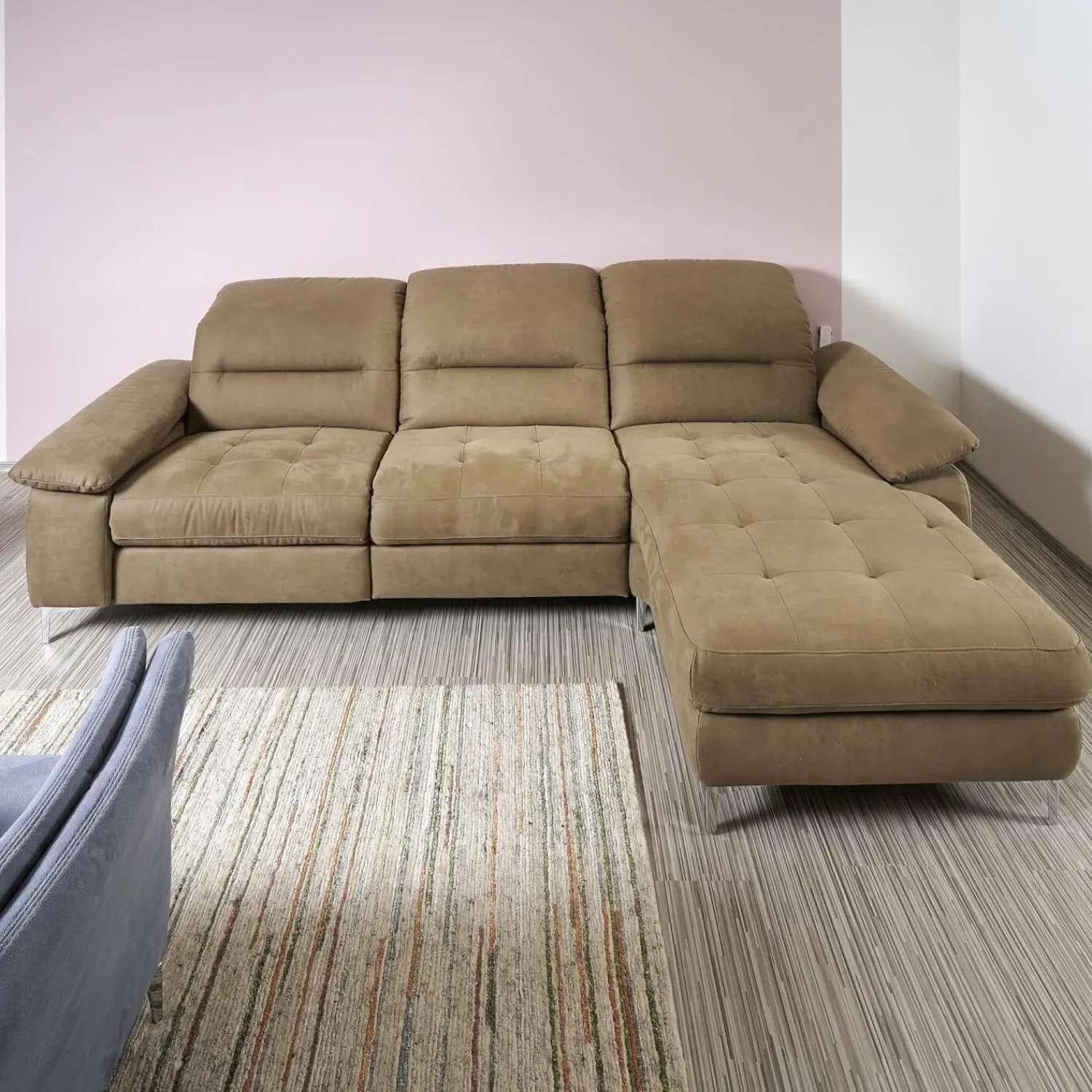 Carina Ecksofas|Polstergarnitur 2600 Motorisch Bezug Clash Oliv Metallfüße Chrom Glänzend