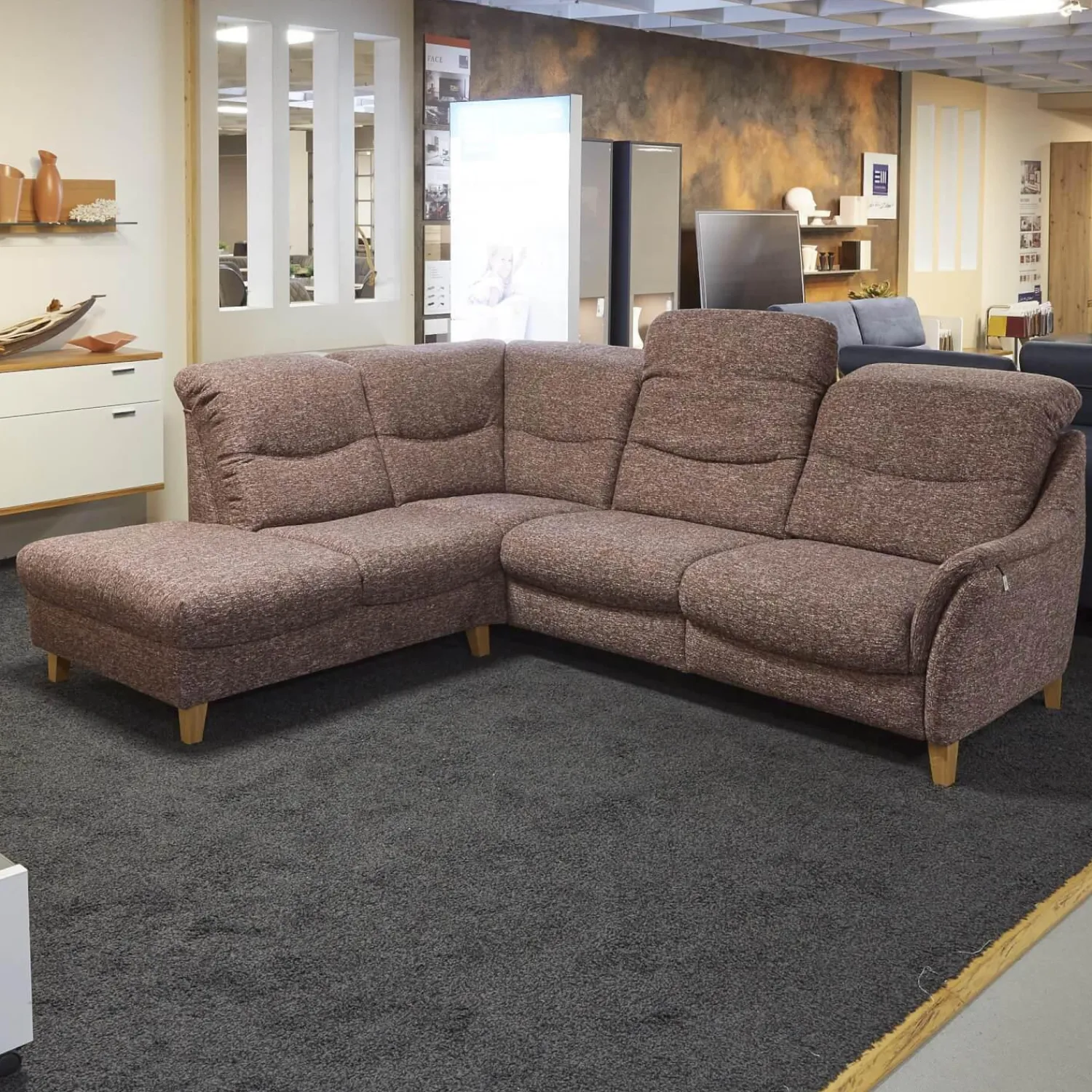 Activineo Ecksofas|Polstergarnitur Gavi Bezug Stoff Toronto 7 Brombeer Füße Eiche Inklusive Wall-Away Funktion Motorisch