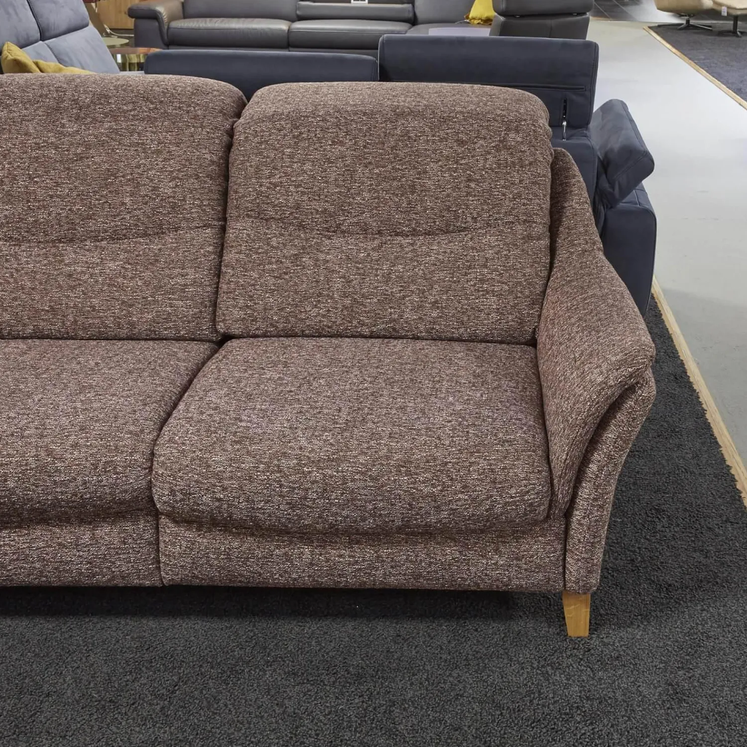 Activineo Ecksofas|Polstergarnitur Gavi Bezug Stoff Toronto 7 Brombeer Füße Eiche Inklusive Wall-Away Funktion Motorisch