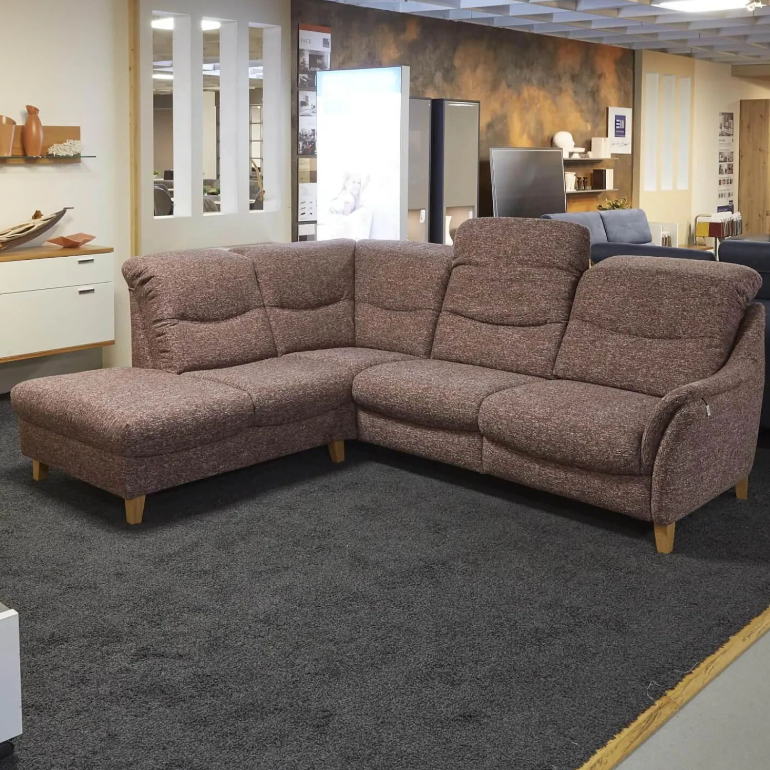 Activineo Ecksofas|Polstergarnitur Gavi Bezug Stoff Toronto 7 Brombeer Füße Eiche Inklusive Wall-Away Funktion Motorisch