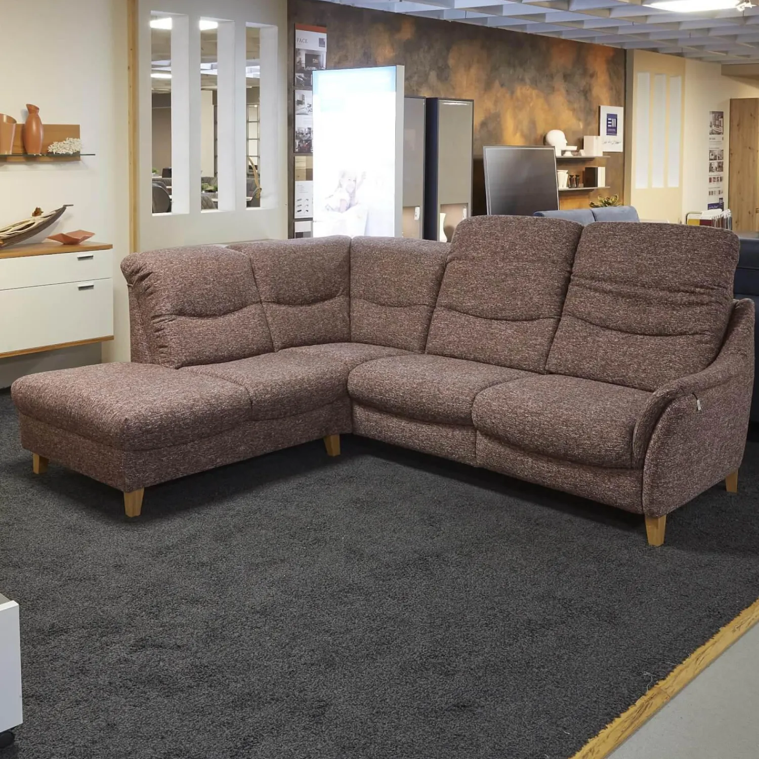 Activineo Ecksofas|Polstergarnitur Gavi Bezug Stoff Toronto 7 Brombeer Füße Eiche Inklusive Wall-Away Funktion Motorisch