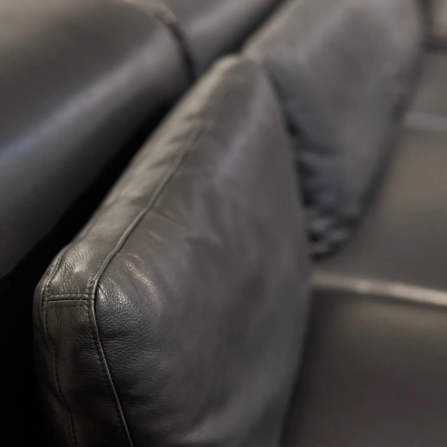 Brühl Polstergruppen|Ecksofas|Polstergarnitur Moule Bezug Leder Lama 5669 10 Schwarz Mit Hocker