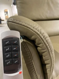 Steinpol Polstergruppen|Polstergruppe Cesaro Casada Leder Olive Grün Gestell Edelstahl Füße Schwarz Edelstahl Lackiert Mit Elektrischen Verstellungen Der Kopfstützen Und Fußablage Inklusive 5 Kissen