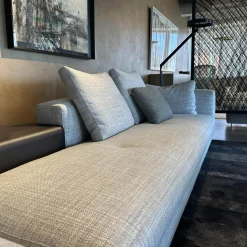 Minotti Wohnlandschaften|Polstergruppe Connery Stoff Double 02 Ghiaccio Grau Ablage Leder Aspen Schwarz Mit Kissen