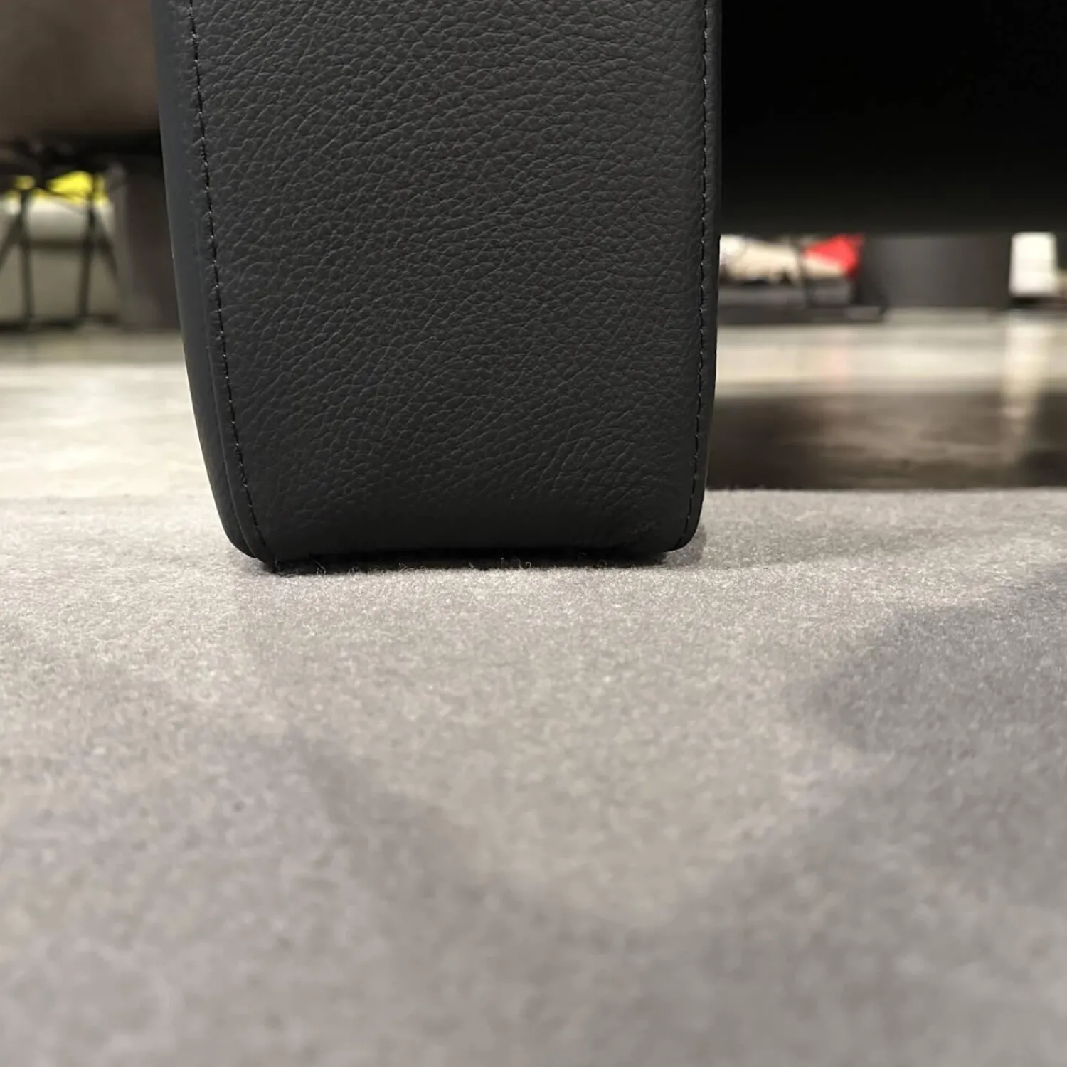 Erpo Polstergruppen|Polstergruppe GA210 Leder E 170 136 Schwarz Mit Armlehnkissen Und Verstellbarer Kopfstütze