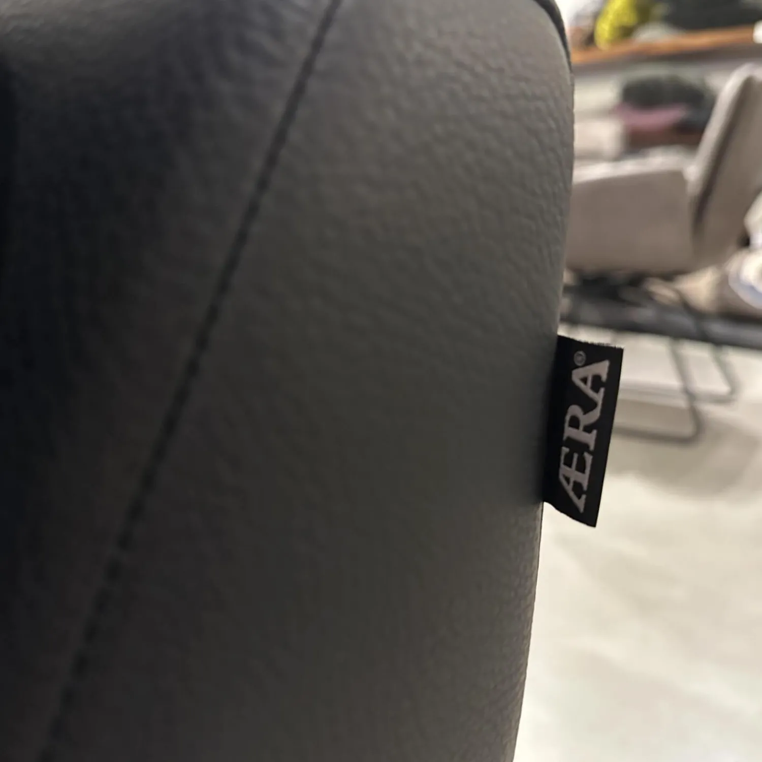 Erpo Polstergruppen|Polstergruppe GA210 Leder E 170 136 Schwarz Mit Armlehnkissen Und Verstellbarer Kopfstütze