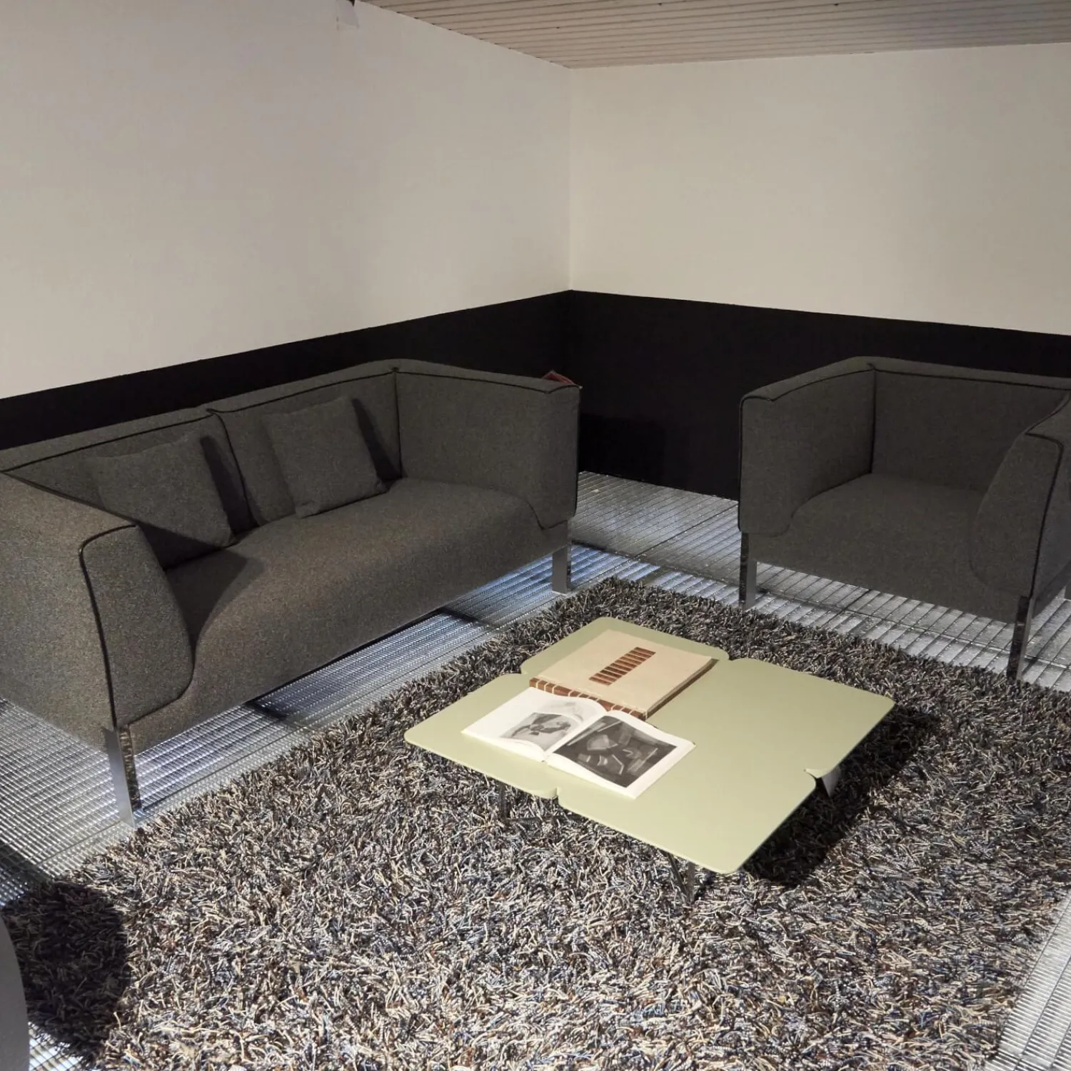 Credo Polstergruppen|Polstergruppe Lobby Stoff 9400 Clip Grau Naht Keder 80293 Rio Anthrazit Füße Vierkant Chrom