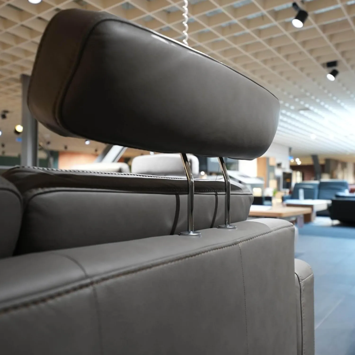 Hukla Polstergruppen|Polstergruppe VS HU1064 Leder F2 Bezug 58 Vivre Greystone Grau Füße Metall ChromInklusive Kissen