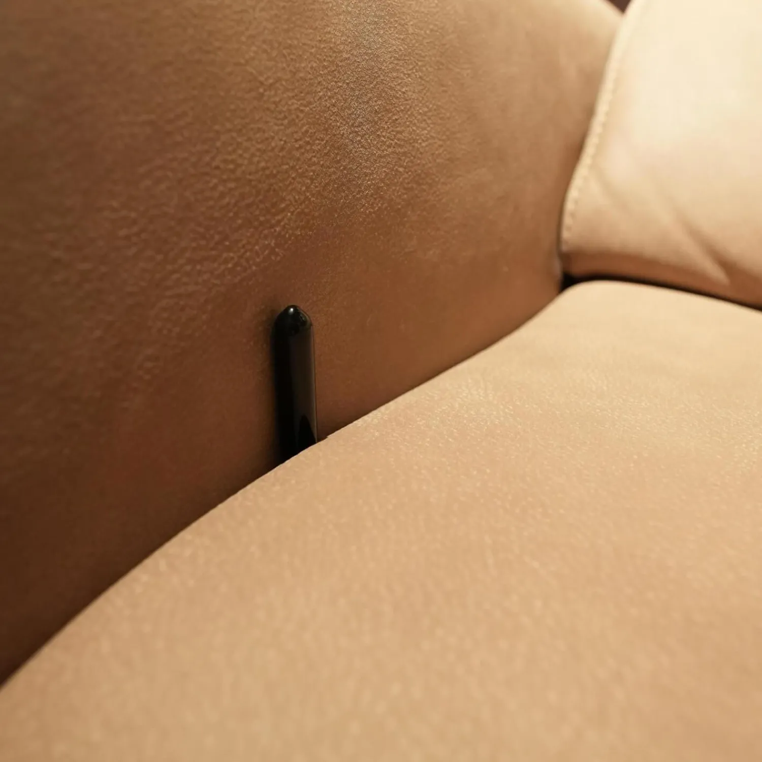 Hukla Polstergruppen|Polstergruppe VS HU1169 Sofa Leder Aurelia Stone Braun Füße Metall Schwarz Mit Sessel Sternfuß Schwarz Und Kissen