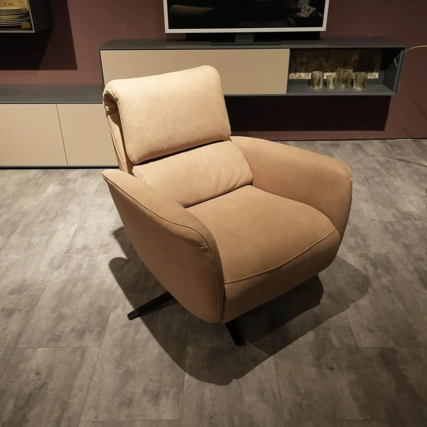 Hukla Polstergruppen|Polstergruppe VS HU1169 Sofa Leder Aurelia Stone Braun Füße Metall Schwarz Mit Sessel Sternfuß Schwarz Und Kissen