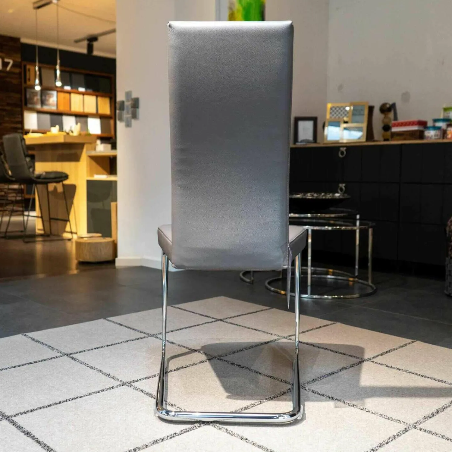 Tecta Einzelstühle|Polster-Kragstuhl B25-1P Leder Taupe Mit Stahlgestell Verchromt