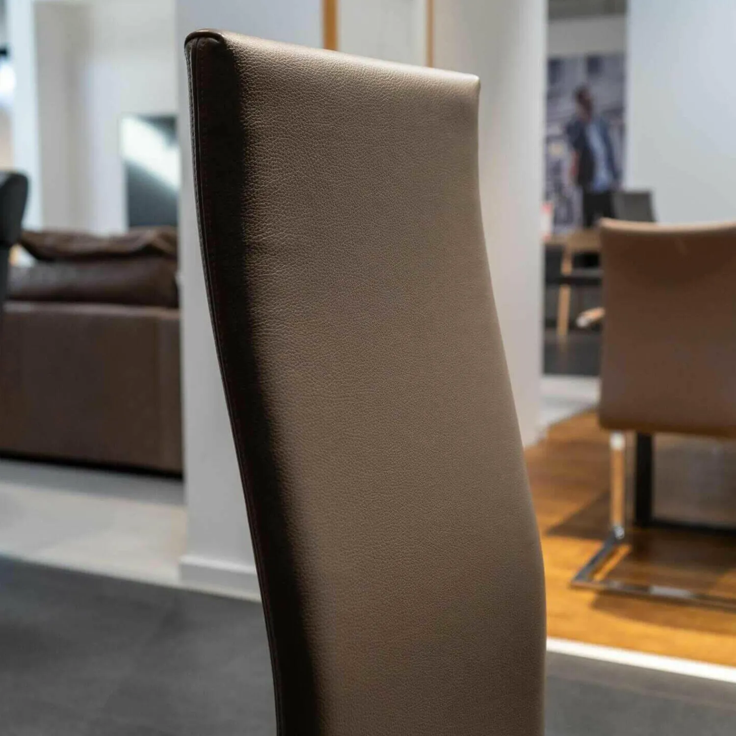 Tecta Einzelstühle|Polster-Kragstuhl B25-1P Leder Taupe Mit Stahlgestell Verchromt