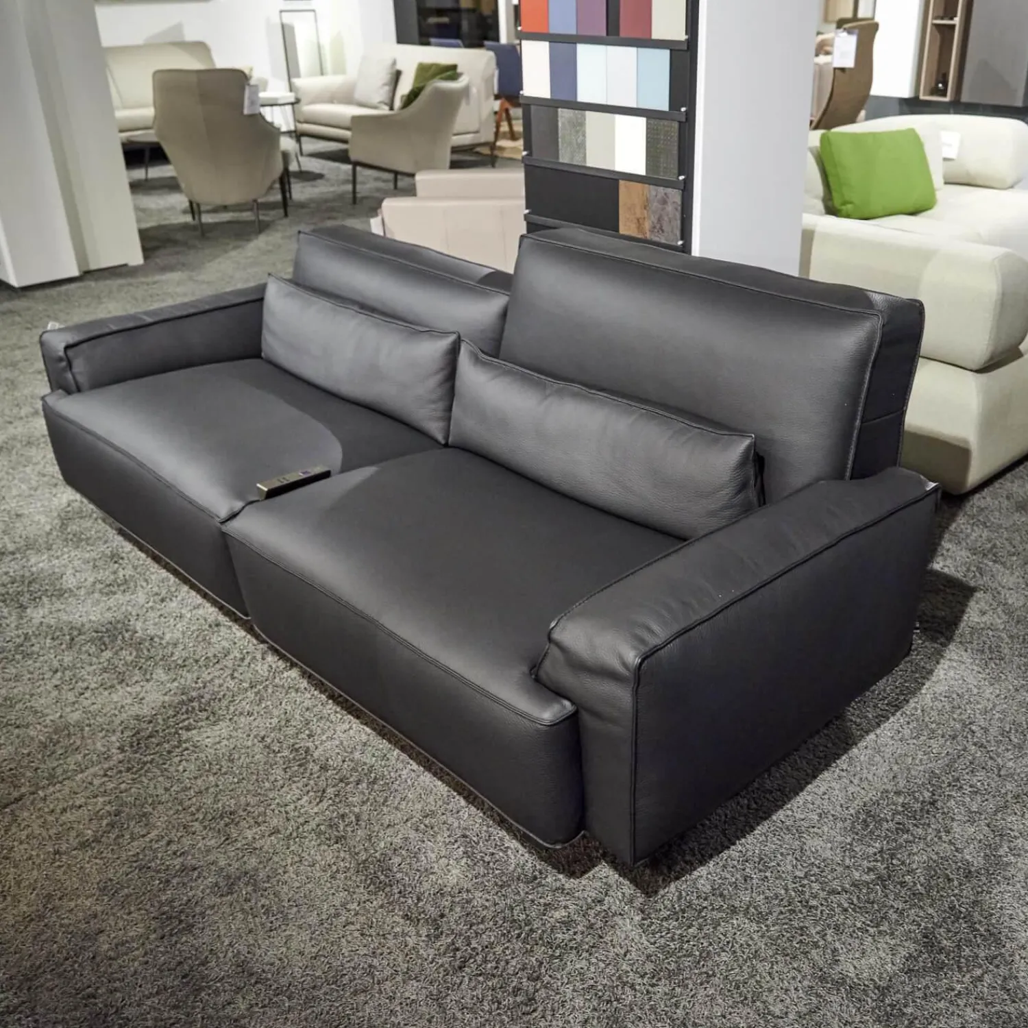 WK Wohnen 2-Sitzer-Sofas|Polstermöbel WK 530 Gracella Leder Cougar Farbe 10 Schwarz Metallfuß Matt Anthrazit Lackiert