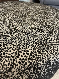 Eigene Herstellung Hocker & Sitzsäcke|Pouf Hocker Stoff Leo Grau Schwarz