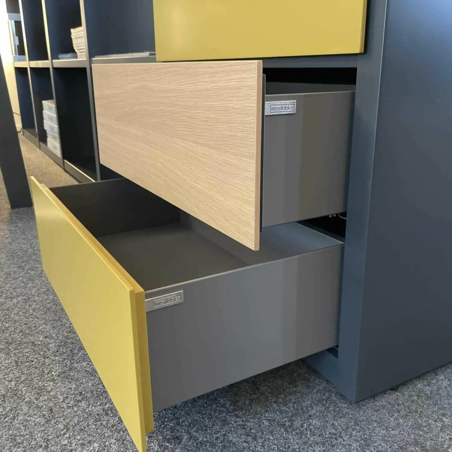 Interlübke Regale|Raumteilerregal Studimo Lack Matt Anthrazit Fronten Lack Matt Curry Eiche Furnier