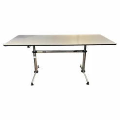 USM Haller Schreibtische & Sekretäre|Rechtecktisch Kitos Classic Platte Kunstharz Perlgrau Gestell Säulenpaar B1