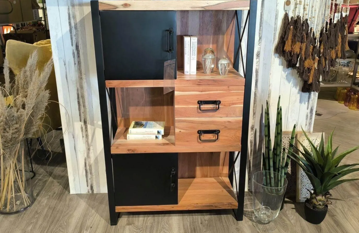 Ludwig Gutmann Regale|Regal Downtown Akazie Massiv Gebeizt Und Lackiert Rahmen Metall Schwarz Lackiert