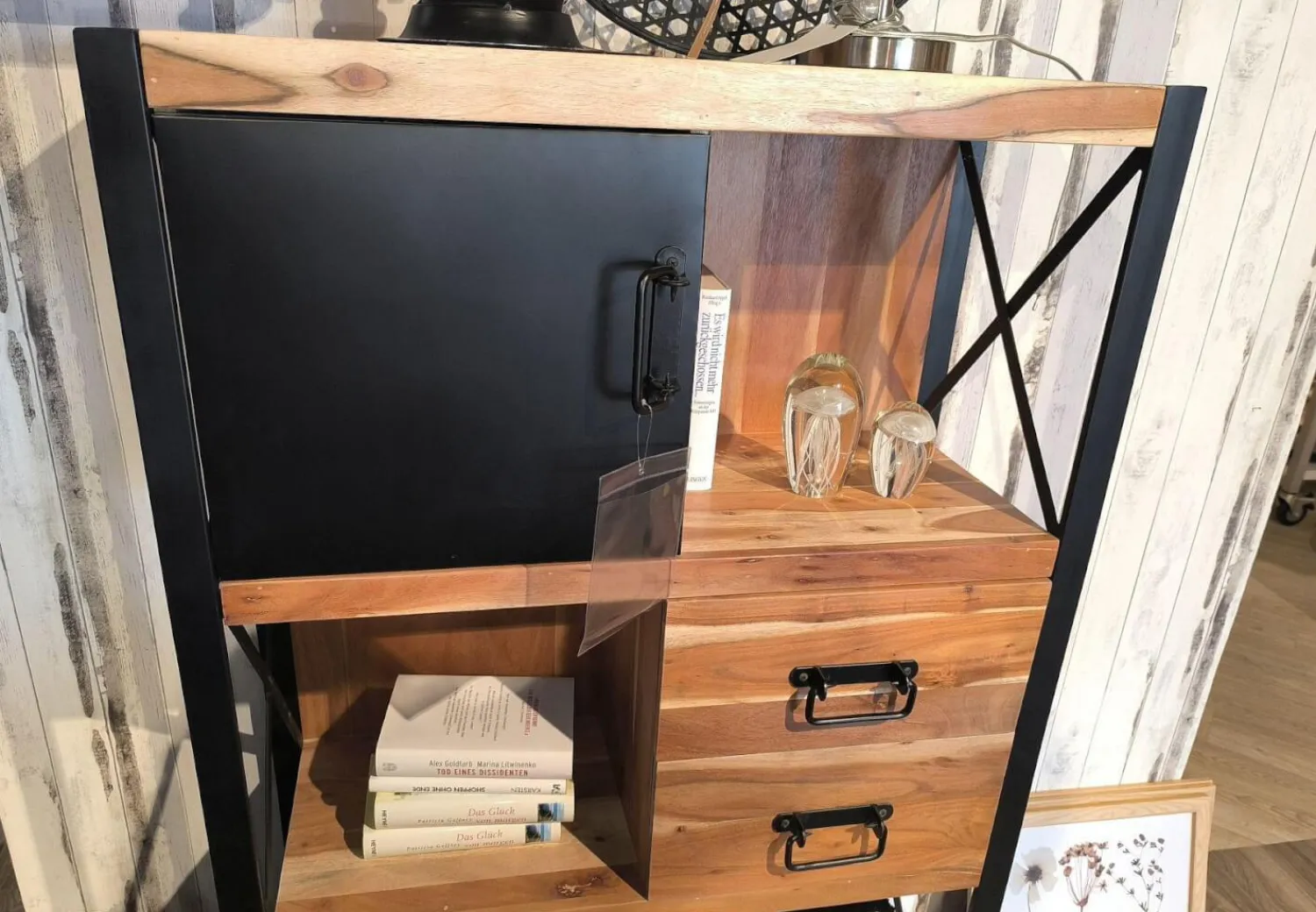 Ludwig Gutmann Regale|Regal Downtown Akazie Massiv Gebeizt Und Lackiert Rahmen Metall Schwarz Lackiert