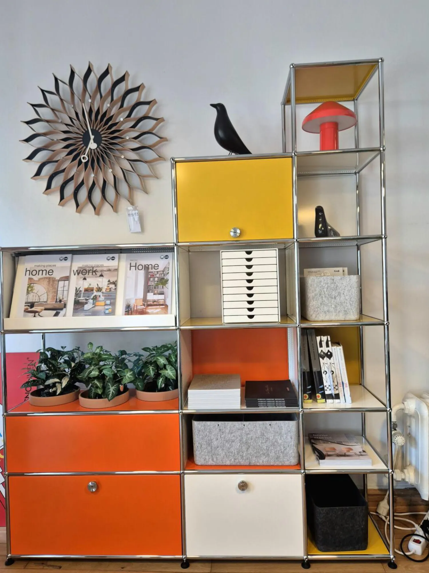 USM Haller Regale|Regal Haller Stahl Reinweiß Weiß Goldgelb Gelb Orange