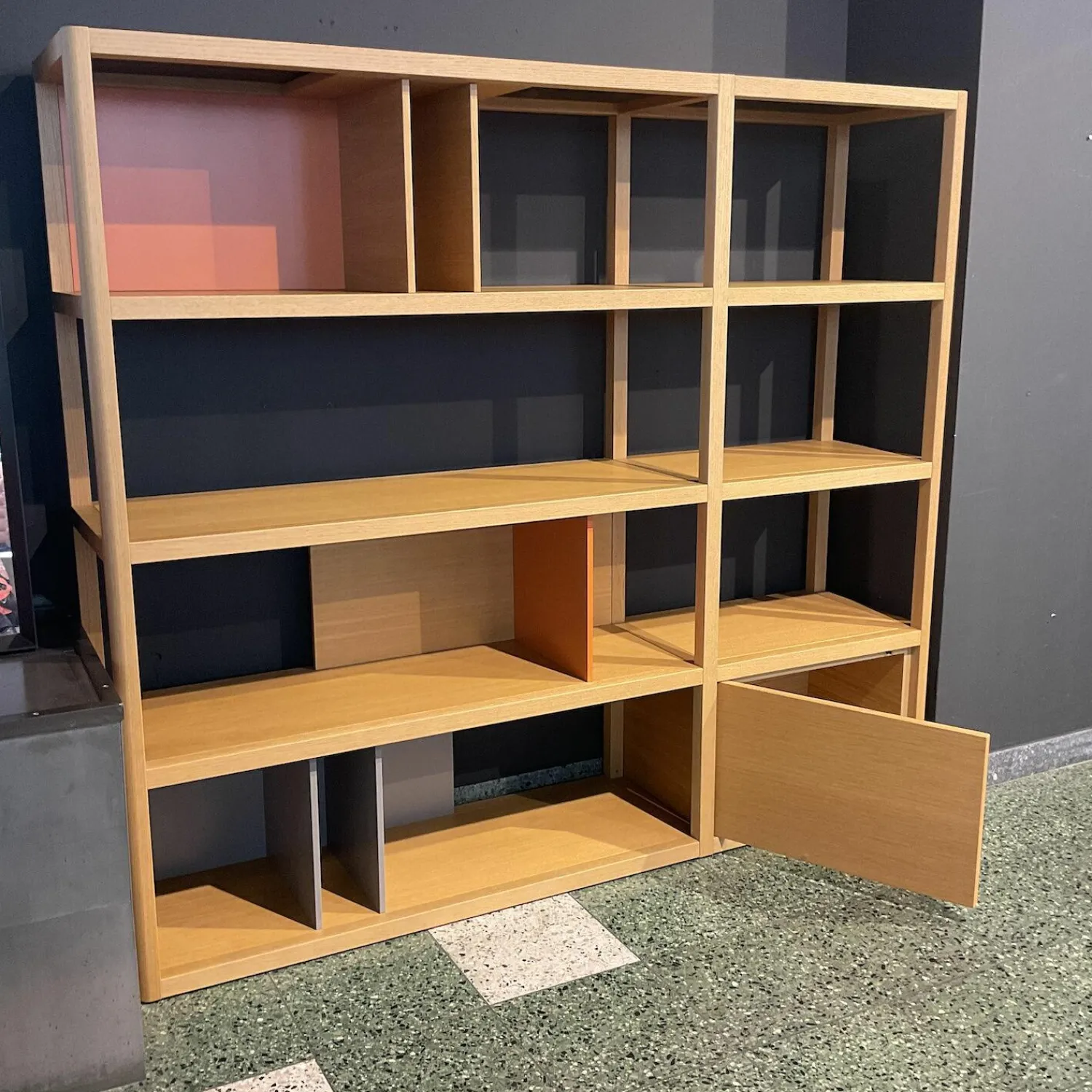 Treku Regale|Regal Kai Eiche Kai Light Lackiert In Blau Und Rotbraun