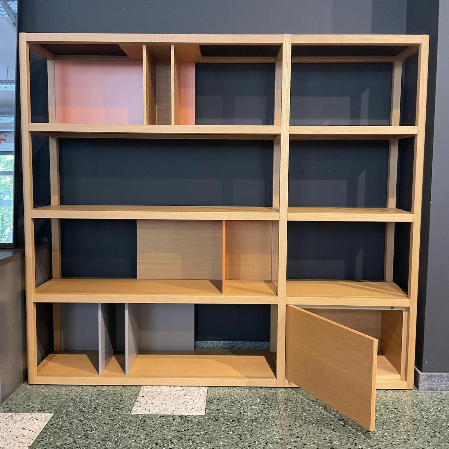 Treku Regale|Regal Kai Eiche Kai Light Lackiert In Blau Und Rotbraun