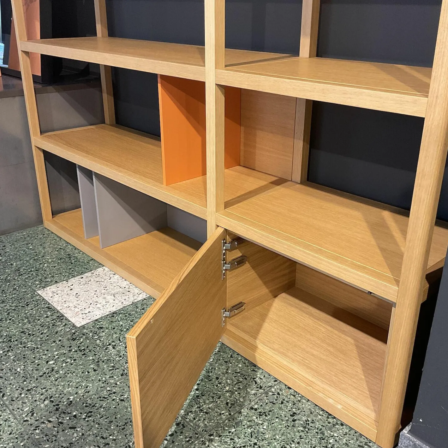 Treku Regale|Regal Kai Eiche Kai Light Lackiert In Blau Und Rotbraun