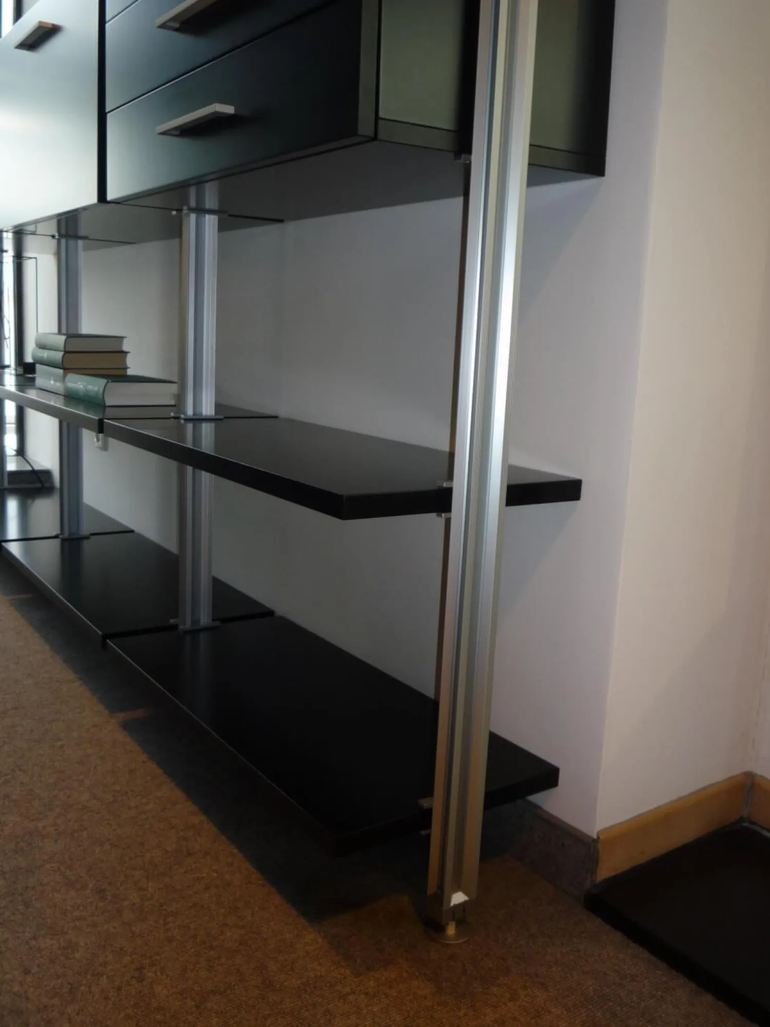 ARSnova Regale|Regal Quattro Plus Aluminium Silber Böden und Hänge-Elemente Lack Schwarz