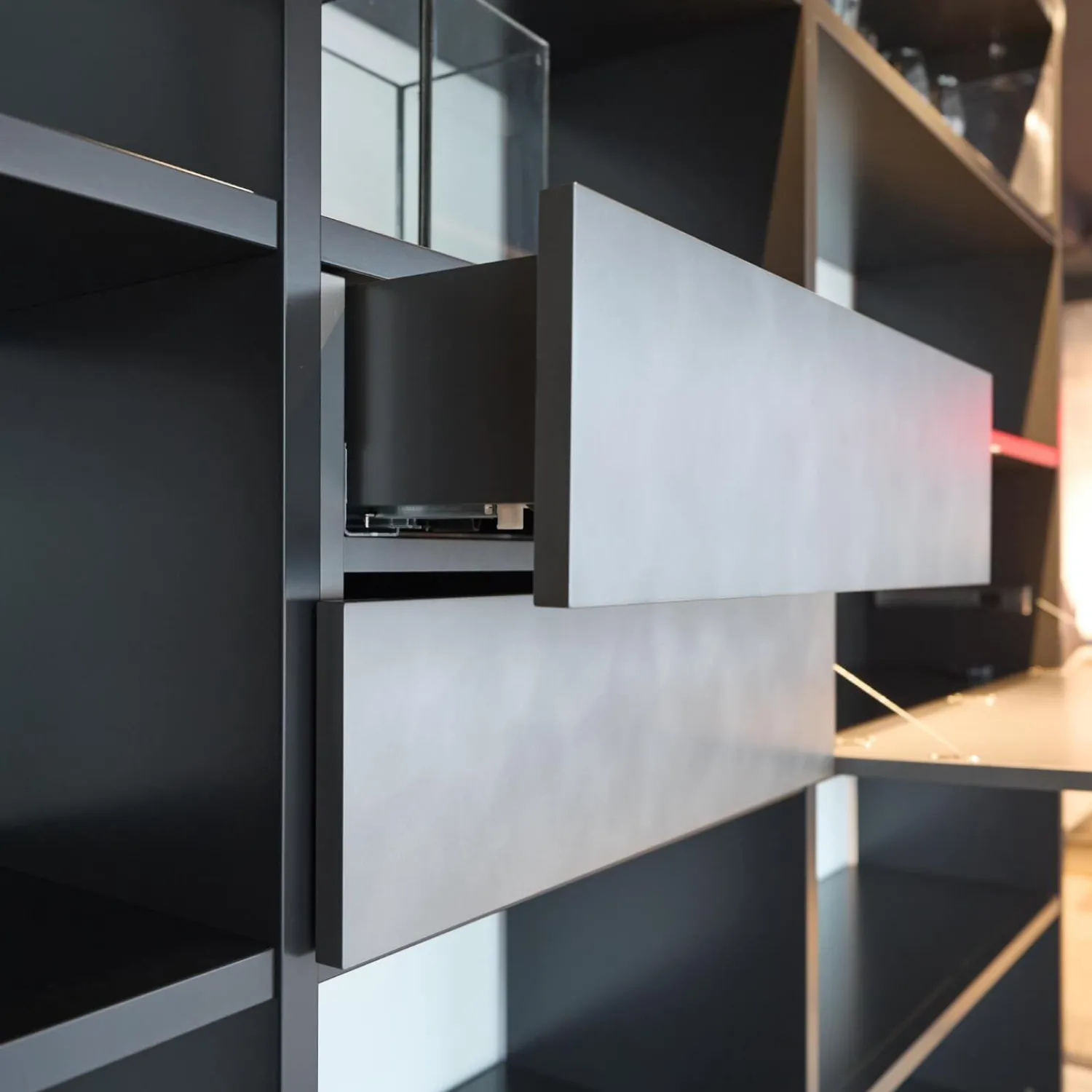 WK Wohnen Regale|Regal WK-420 Viva Glattlack Cosmos-Schwarz Fronen Lack Stahl Hell Gebürstet Mit Beleuchtung