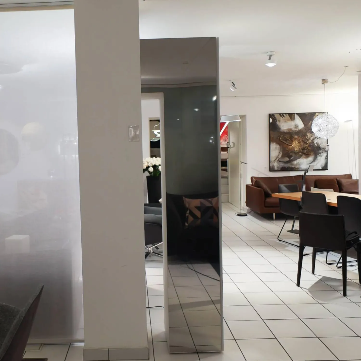 Opinion Ciatti Regale|Regalturm Le Ragazze Formose Formosa In Piedi MDF Lackiert Weiß Inklusive Edelstahlverkleidung