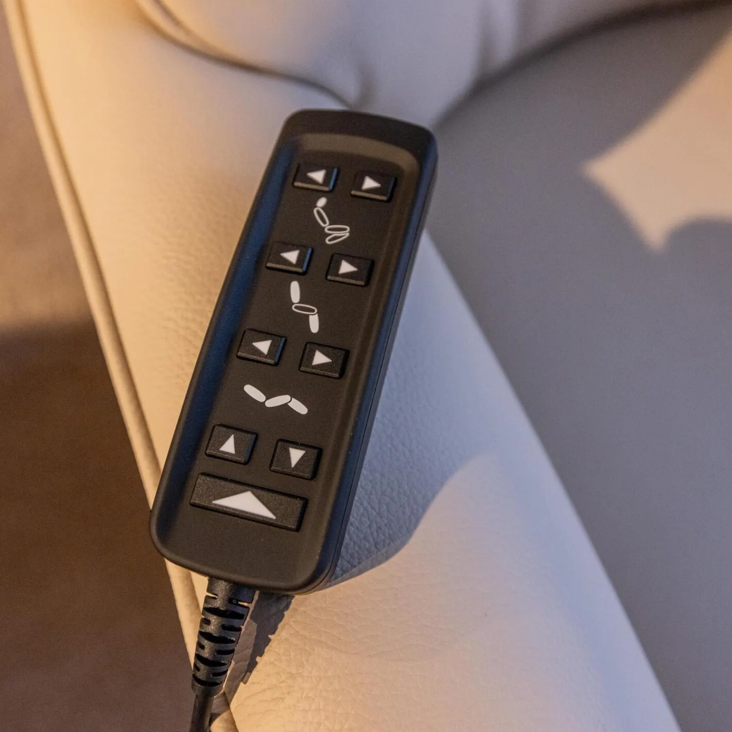 himolla Relaxsessel|Relaxsessel 7363 Bezug Leder 24 Longru Nebel Beige Grau Holz Wildeiche Sternfuß Anthrazit Mit Elektrischer Kopfteilverstellung