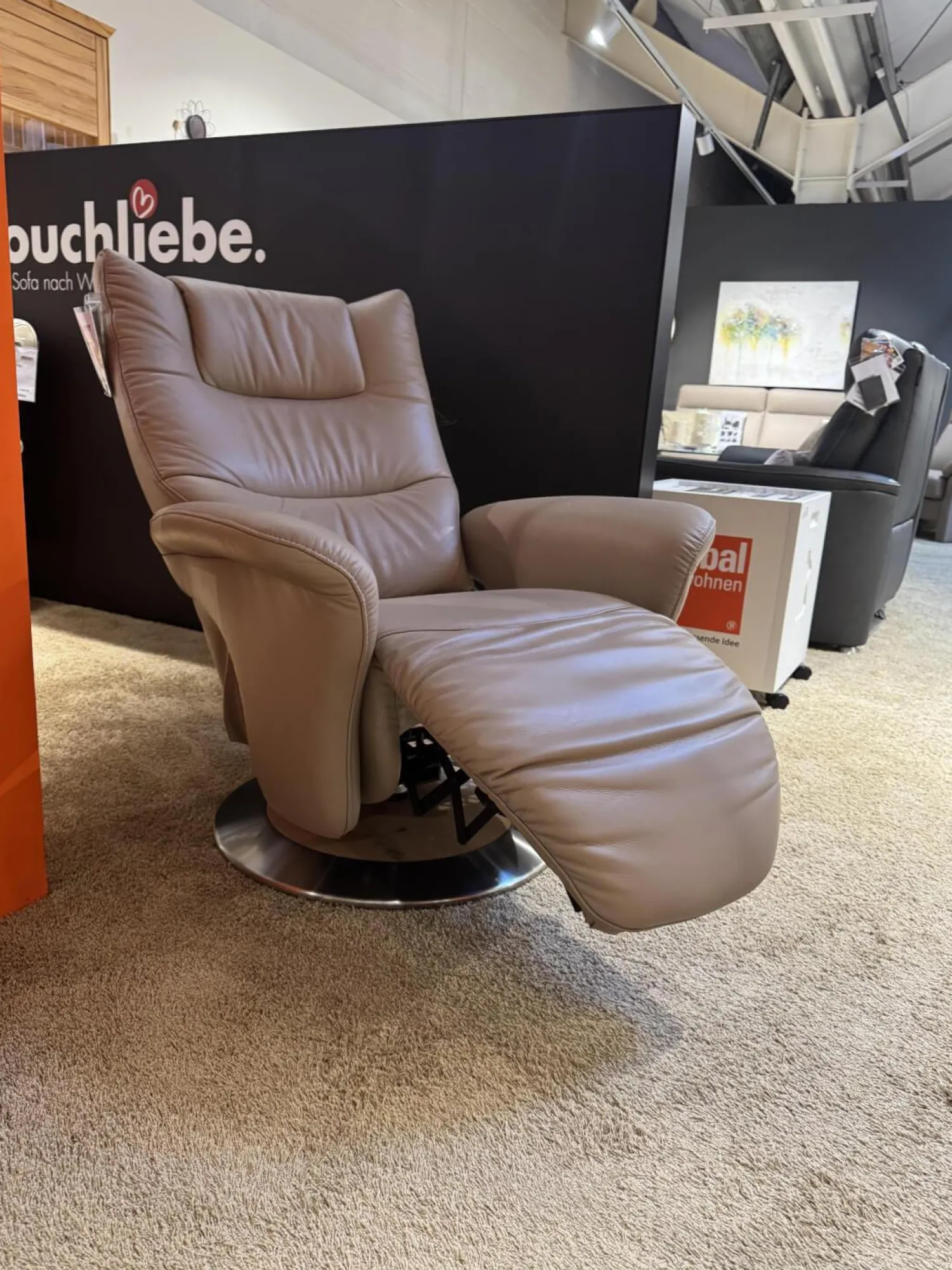 himolla Relaxsessel|Relaxsessel 8006 Leder 24 Sand Beige Tellerfuß Aluminium Inklusive Manueller Rückenlehnen und Fußteilverstellung