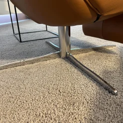 Jori Relaxsessel|Relaxsessel Cosy Ghost Leder Lipano Cognac Gestell 4-Sternfuß Gewellt In Chrom Hochglanz Kopfkissen Form Träne Abgerundet