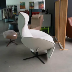 Jori Relaxsessel|Relaxsessel Daydreamer Innen Stoff Galetti 003 Beige Sand Außen Leder Lipano Ovo Grau 4 Sternfuß Schwarz