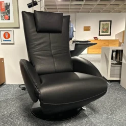 FSM Relaxsessel|Relaxsessel FM 139 Mate Leder Living 2811 Schwarz Tellerfuß Metall Tiefschwarz Beschichtet Mit Elektrischer Verstellung