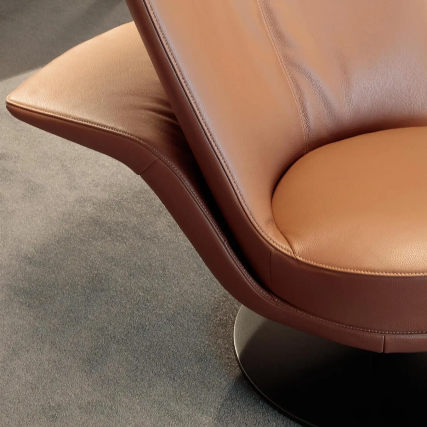 FSM Relaxsessel|Relaxsessel FM-180 Pli Bezug Leder Living Whisky Braun Tellerfuß Metall Schwarzmatt Beschichtet