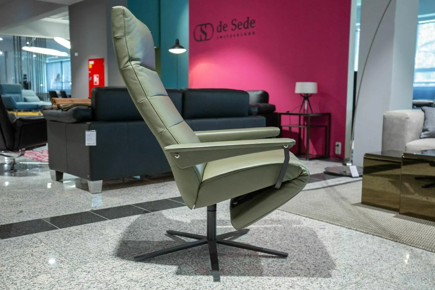 FSM Relaxsessel|Relaxsessel Hardy Leder 24 Select 156 Olivgrün Gestell Schwarz Seidenmatt Beschichtet