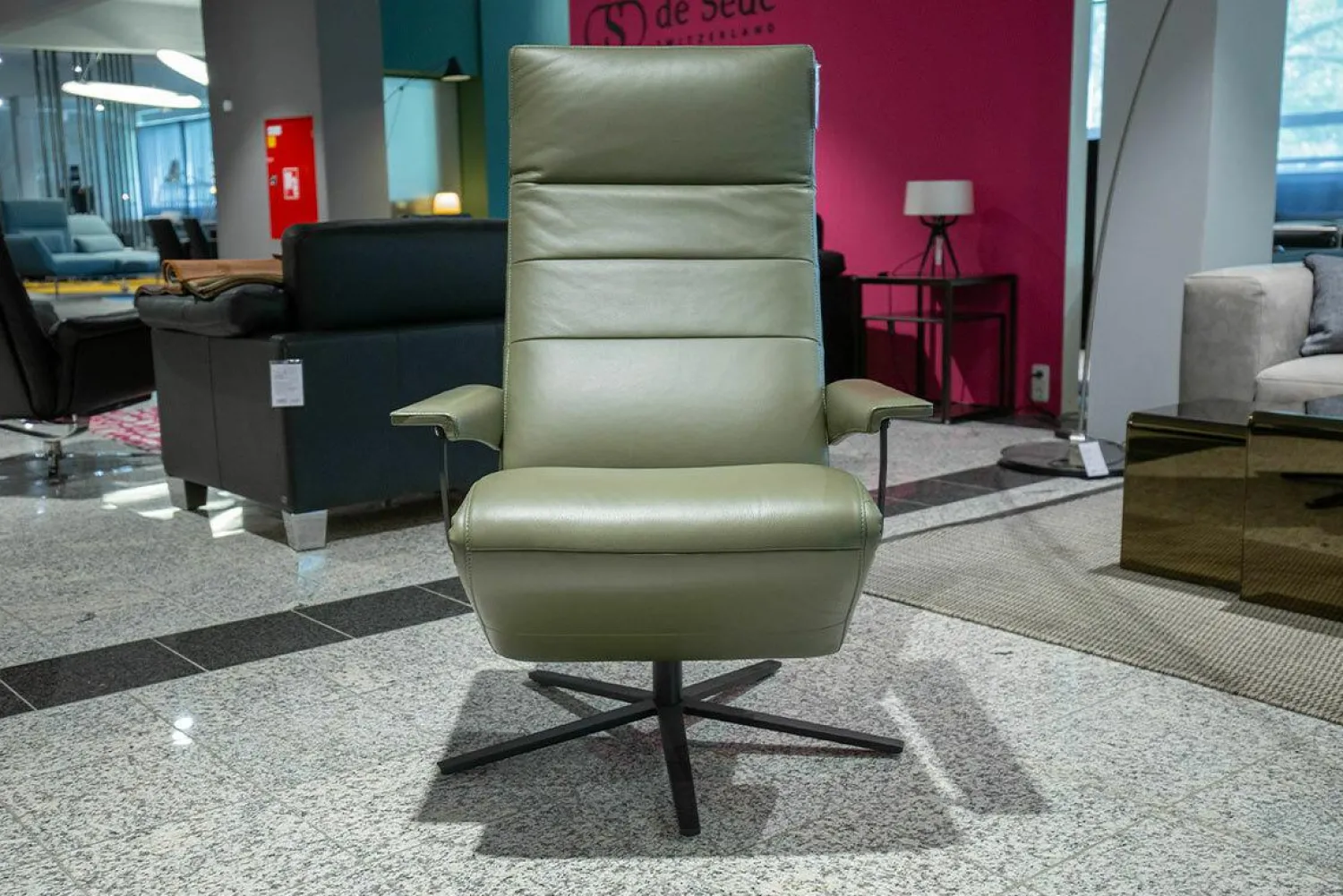 FSM Relaxsessel|Relaxsessel Hardy Leder 24 Select 156 Olivgrün Gestell Schwarz Seidenmatt Beschichtet