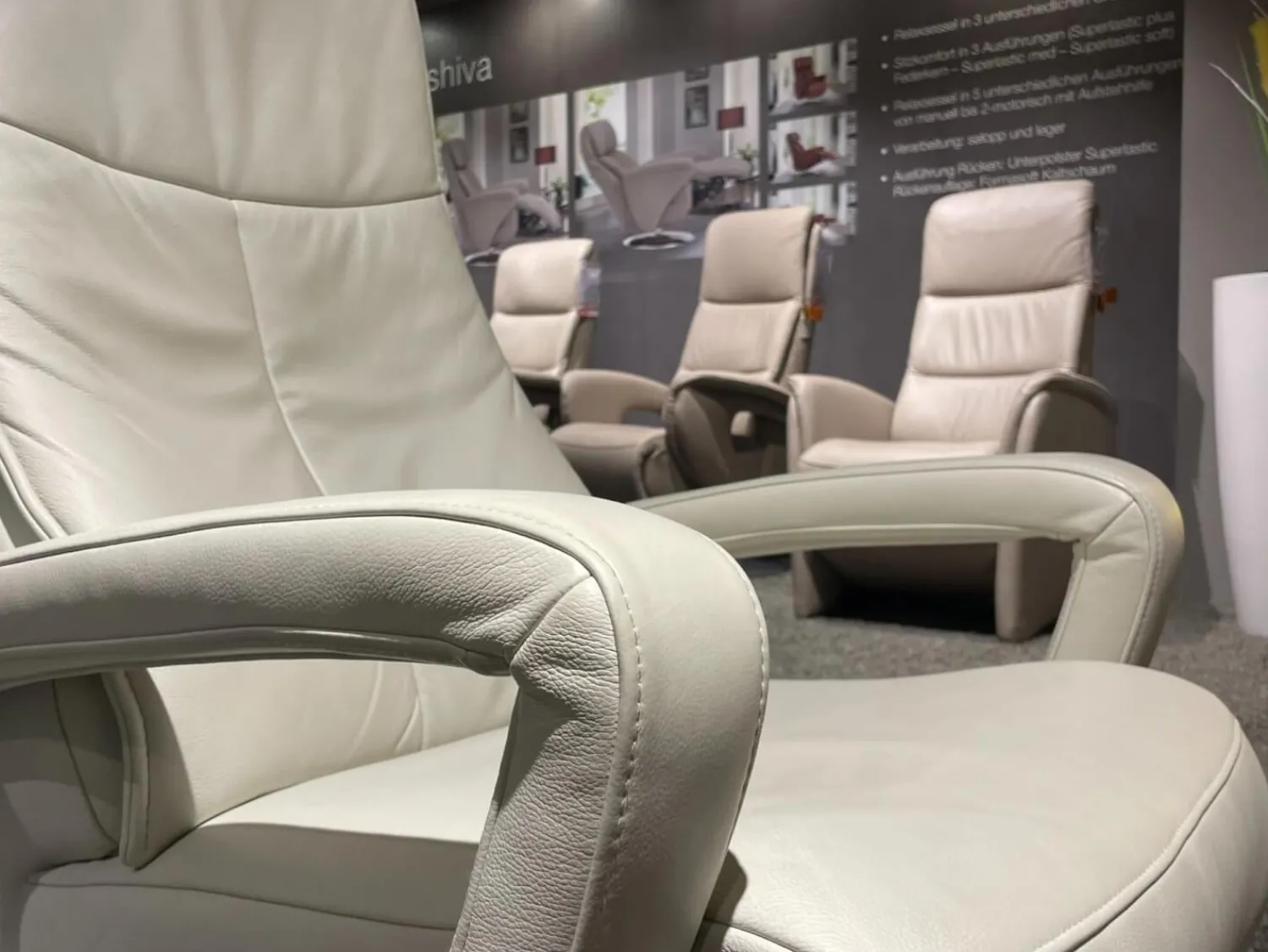 Hukla Relaxsessel|Relaxsessel Husum Nr 1 Medium Leder Credo Weiß Sternfuß Schwarz Motorisch Verstellbar