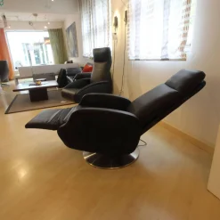 Motus Relaxsessel|Relaxsessel Nido Situp Bezug Leder Atlas 150 Schwarz Drehteller Edelstahl Mit Aufstehhilfe