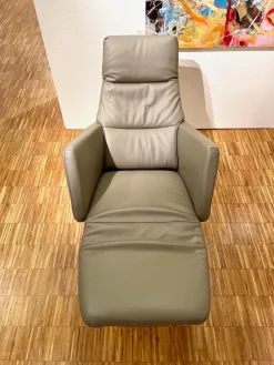 Contur Relaxsessel|Relaxsessel Positano Medium Semianilinleder Lava Grau Kreuzfuß Schwarz Bedienelement Edelstahl