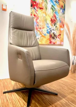 Contur Relaxsessel|Relaxsessel Positano Medium Semianilinleder Lava Grau Kreuzfuß Schwarz Bedienelement Edelstahl