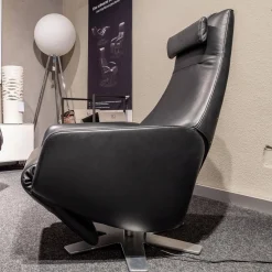 FSM Relaxsessel|Relaxsessel Skye Leder K99 Black 6-Stern Elektro Drehgestell Perlglanz Verchromt