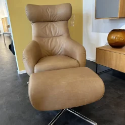 Brühl Relaxsessel|Relaxsessel Victor Bezug Leder 5669 45 Lama Beige Drehgestell Kreuzfuß Verchromt Inklusive Hocker