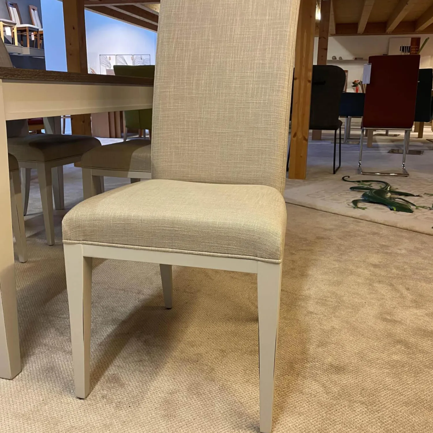 Selva Essgruppen|Romantica Esstisch Eiche Trüffel Gekalkt Mit Vier Stühlen Stoff Darwin Sand