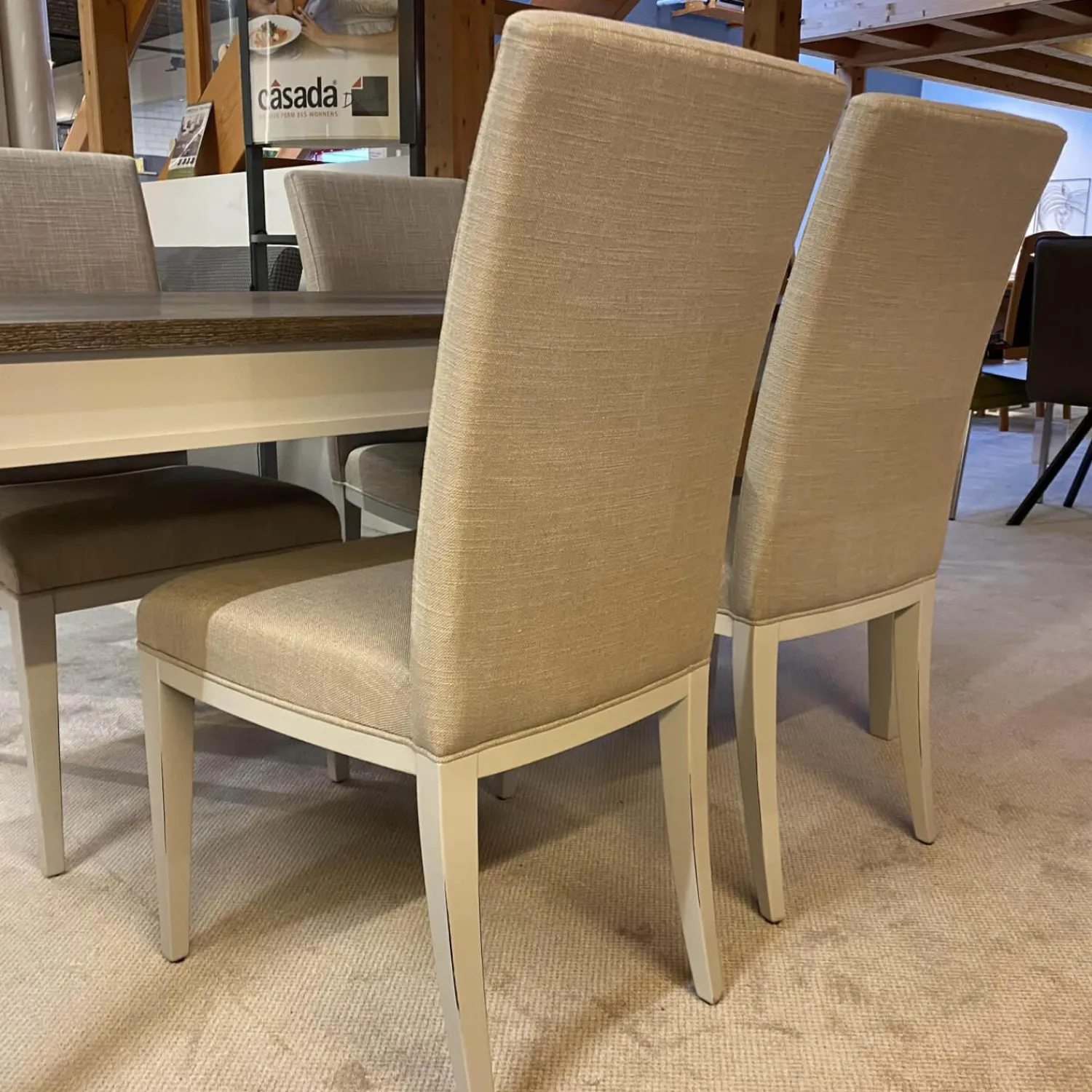 Selva Essgruppen|Romantica Esstisch Eiche Trüffel Gekalkt Mit Vier Stühlen Stoff Darwin Sand