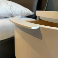 Schönbuch Kommoden & Sideboards|Rundkommode Conga in Lack Elfenbein mit 1 Schubkasten und 1 Offenem Fach